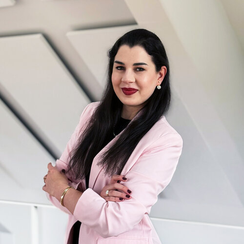 Luisa Luisa Addfame Team