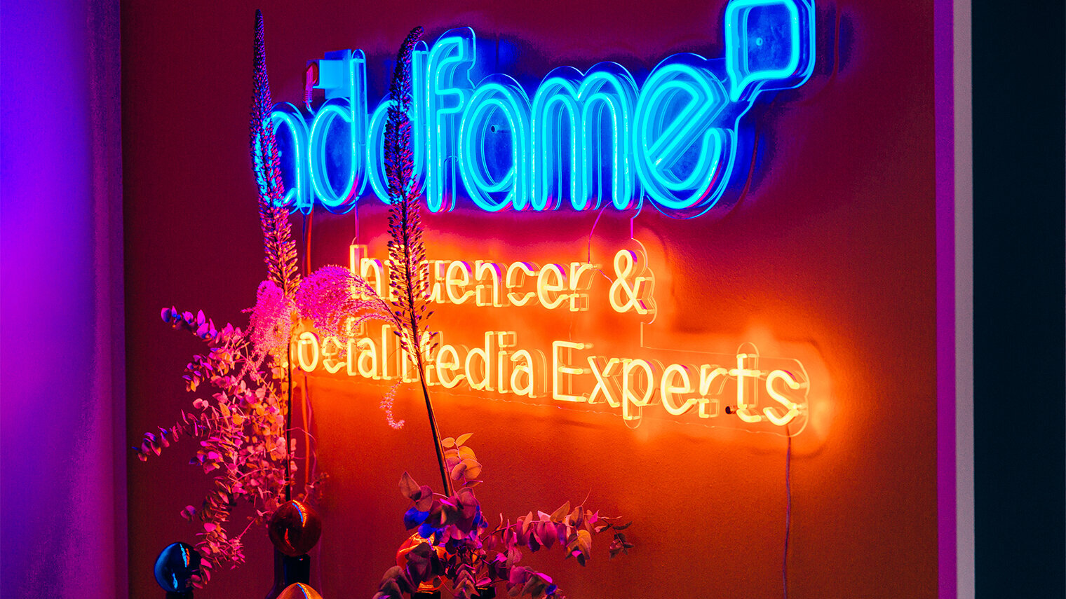 AddFame Office Neonschild